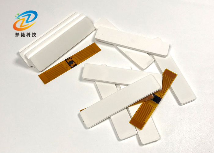 超高频耐水洗硅胶洗衣标签ZJ5512B-上海择捷智能科技有限公司