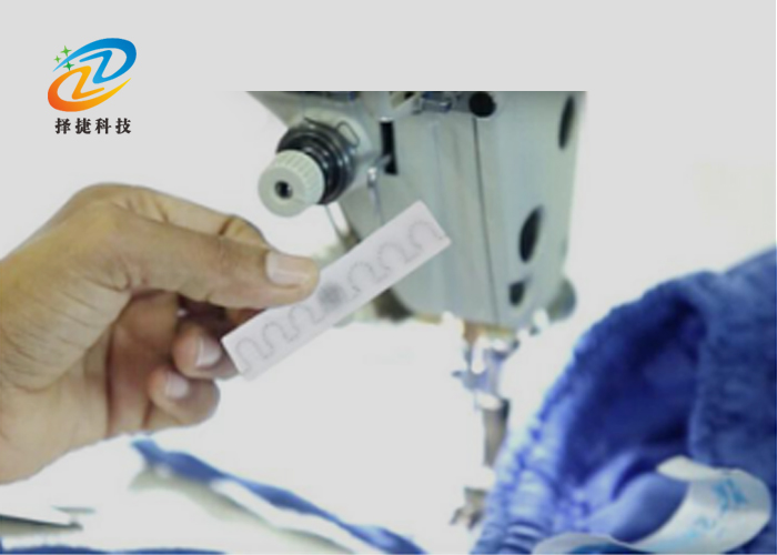 UHF RFID 洗涤标签RI-X012 87*17mm产品实拍展示图二